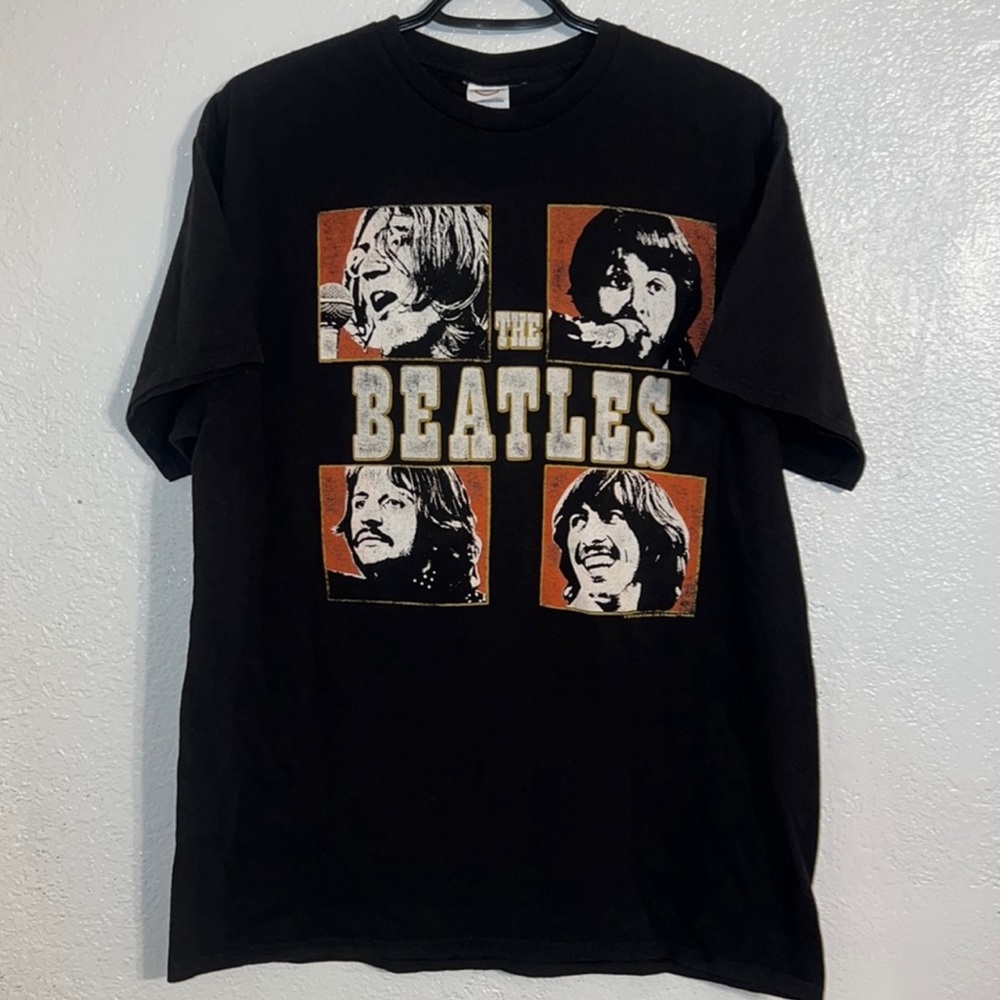 THE BEATLES GRAPHIC TSHIRT